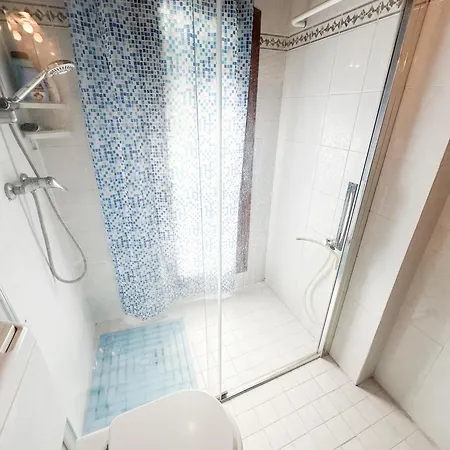 Residenza Annabella, Pochi Passi Dal Mare, Via Bafile Apartment *