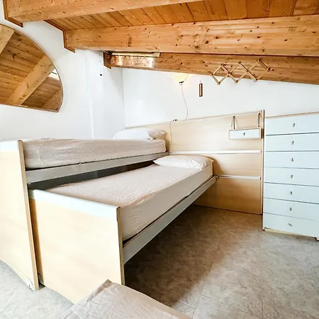 Residenza Annabella, Pochi Passi Dal Mare, Via Bafile Apartment *